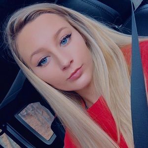 Meet your Posher, Tia